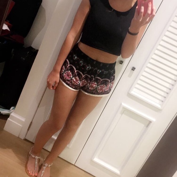 2 Pair Rue 21 Patterned Shorts - Picture 5 of 5